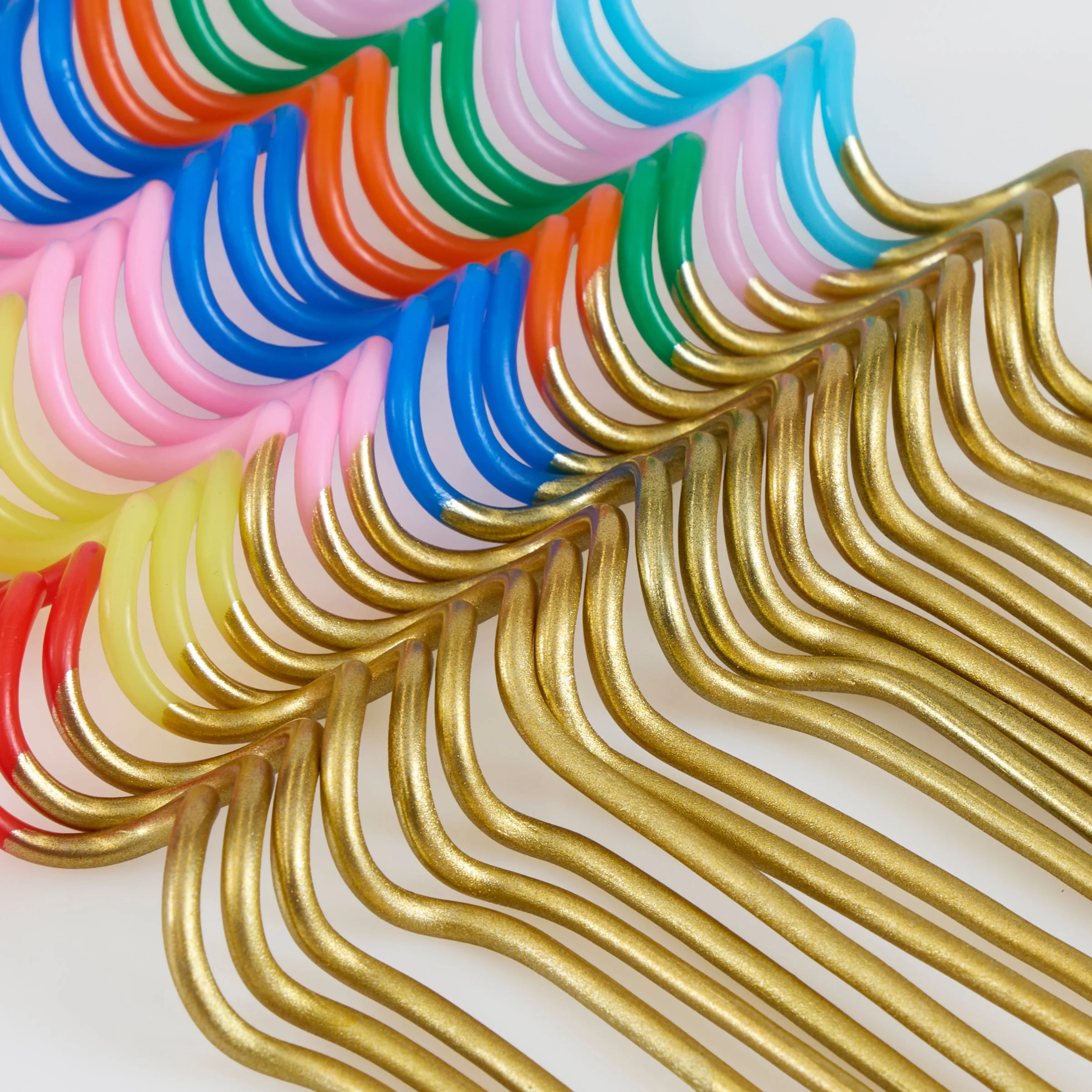 Meri Meri Gold Dipped Swirly Candles (x 20) - Image 3