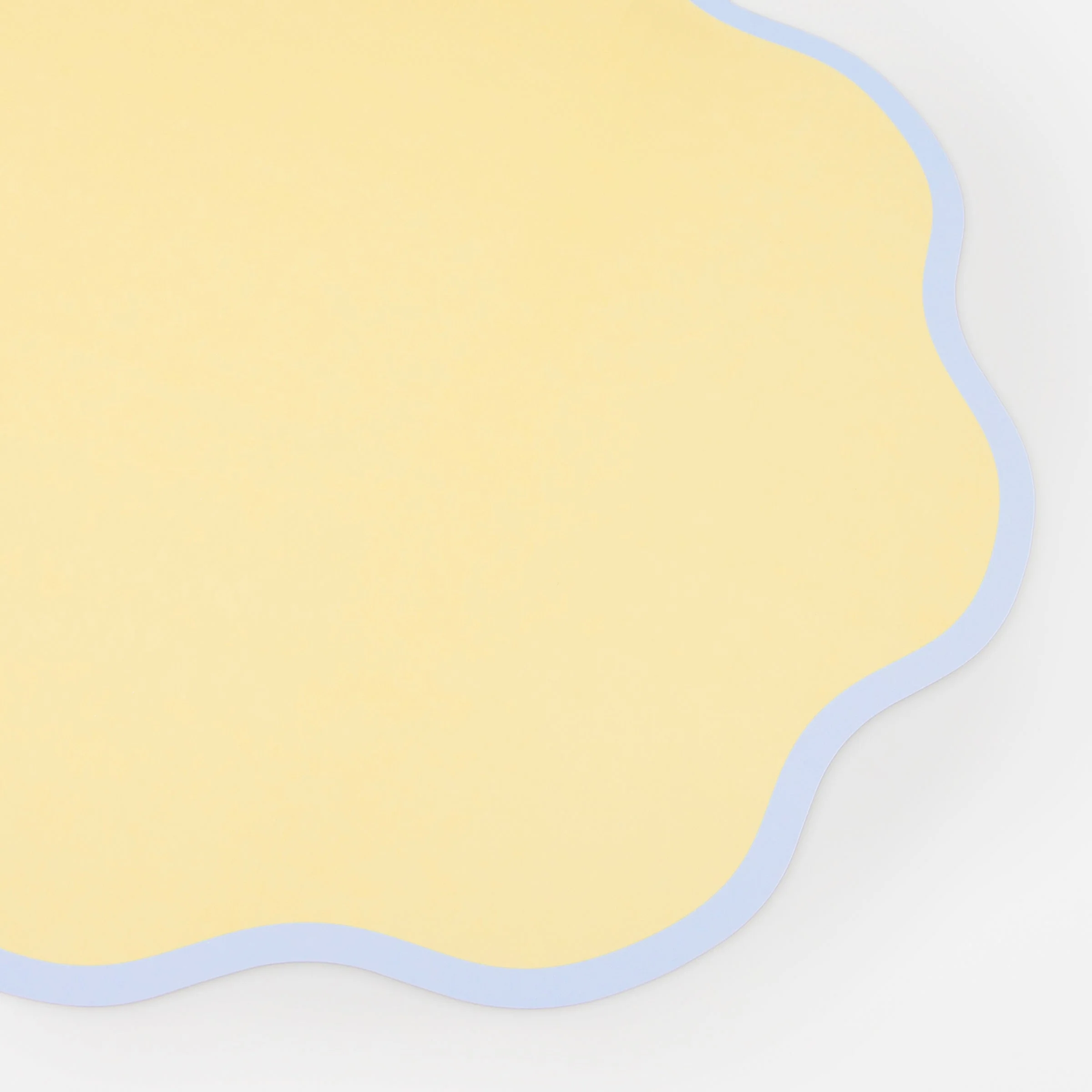 Meri Meri Wavy Round Paper Placemats (x 12) - Image 4